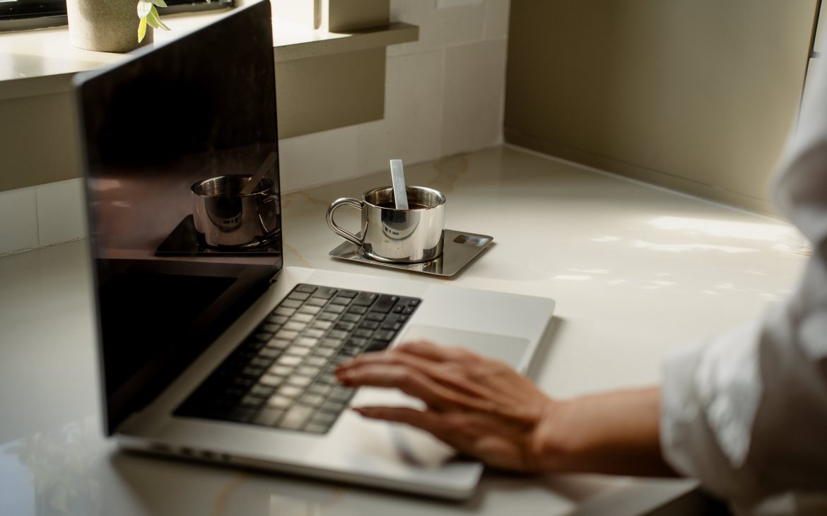 Why Successful People Wake Up Early: Discover the Key Benefits to Boost Your Productivity